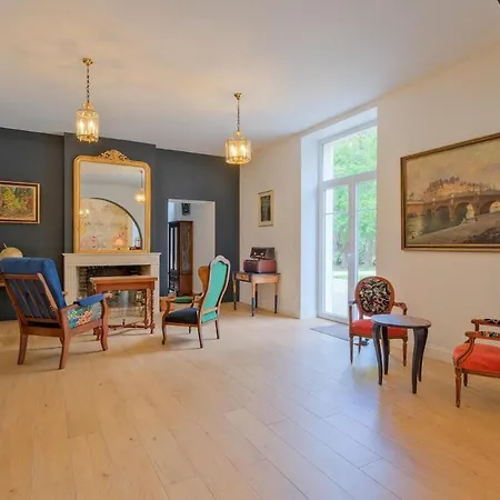 Villa De Maitre A La Campagne